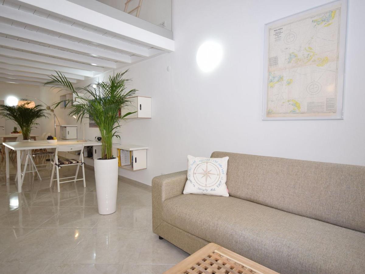 Modern Holiday Home In Olh O With Terrace 奥良 外观 照片